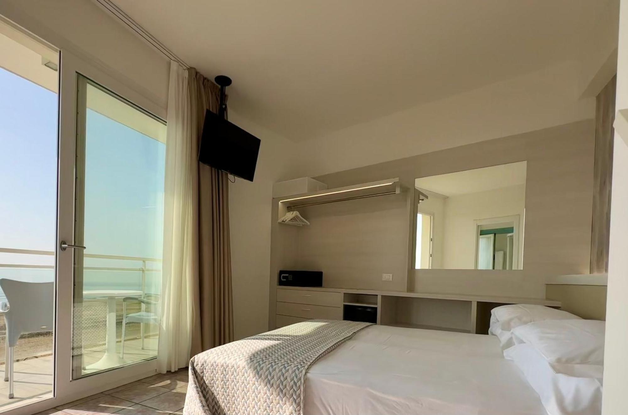 Hotel Nizza Frontemare Superior 3 Stelle Lido di Jesolo Exterior foto
