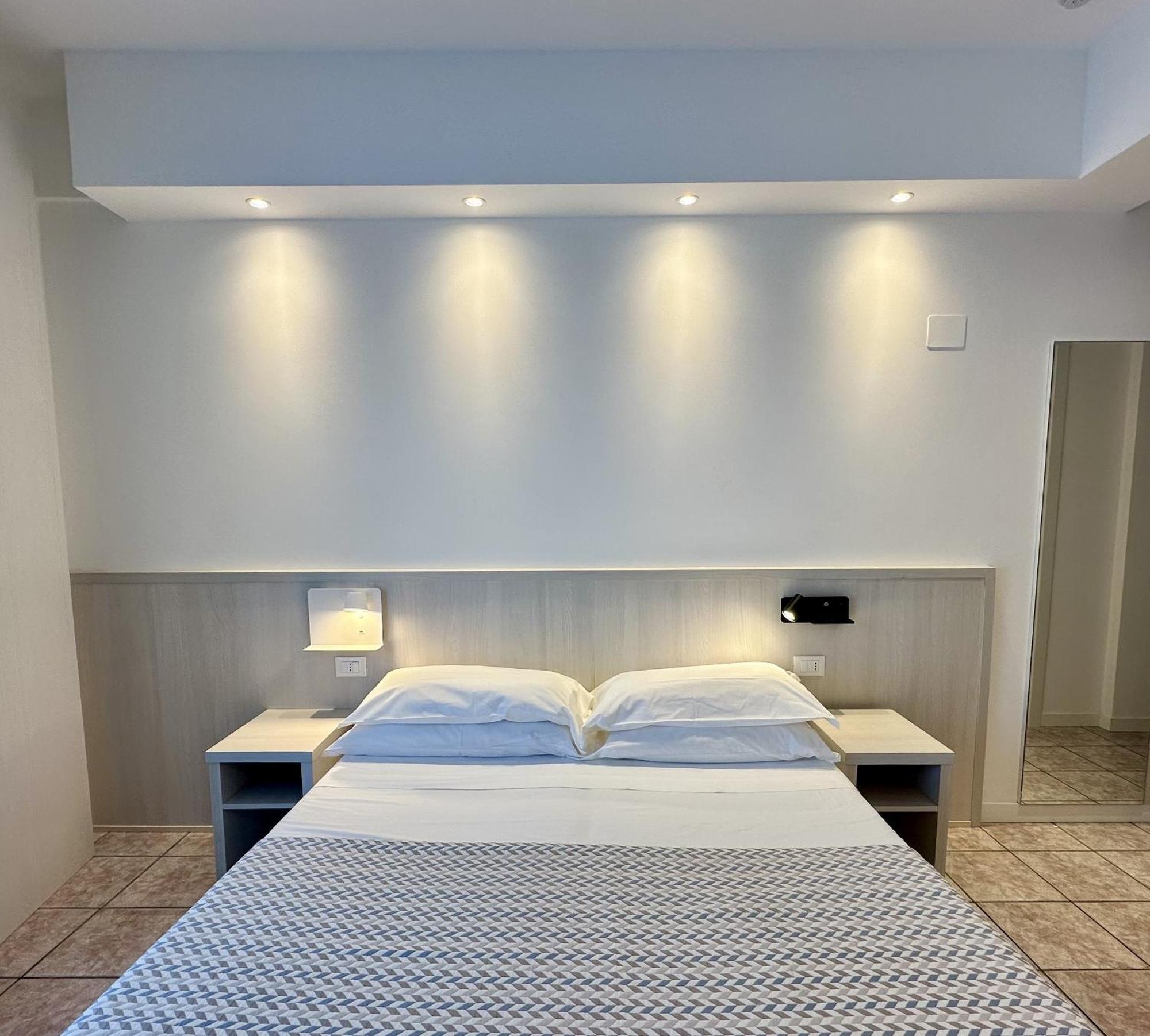 Hotel Nizza Frontemare Superior 3 Stelle Lido di Jesolo Zimmer foto