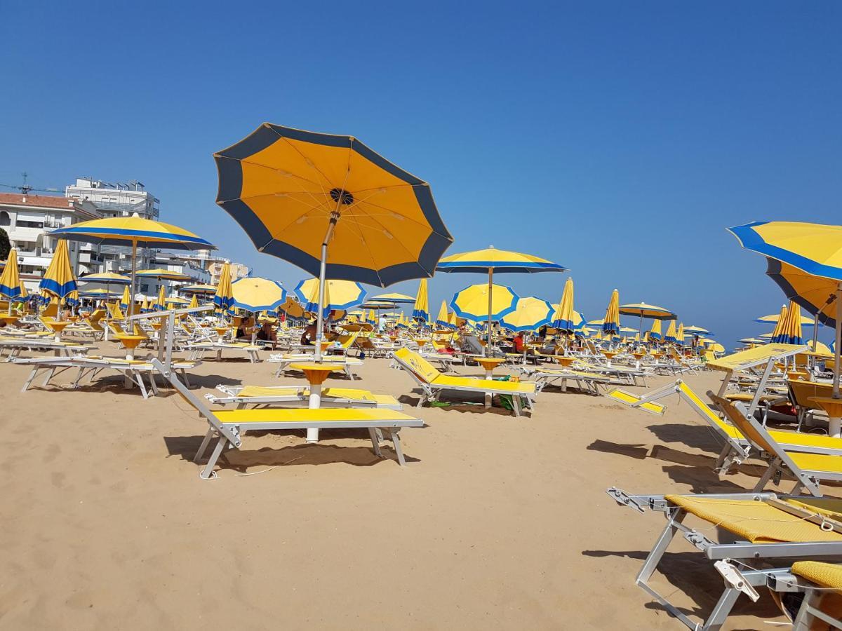 Hotel Nizza Frontemare Superior 3 Stelle Lido di Jesolo Exterior foto